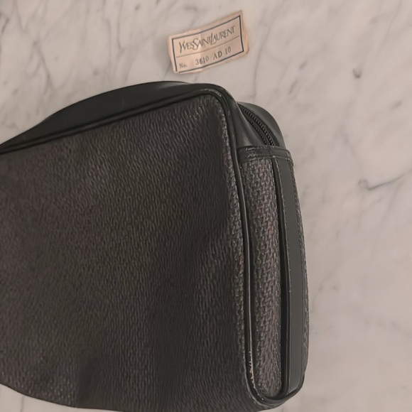 YSL Yves Saint Laurent cosmetic or side clutch comes with manufacturer tag - Picture 9 of 15